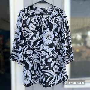 Jones Wear Women’s  See True Black White Floral 3/4 Sleeve